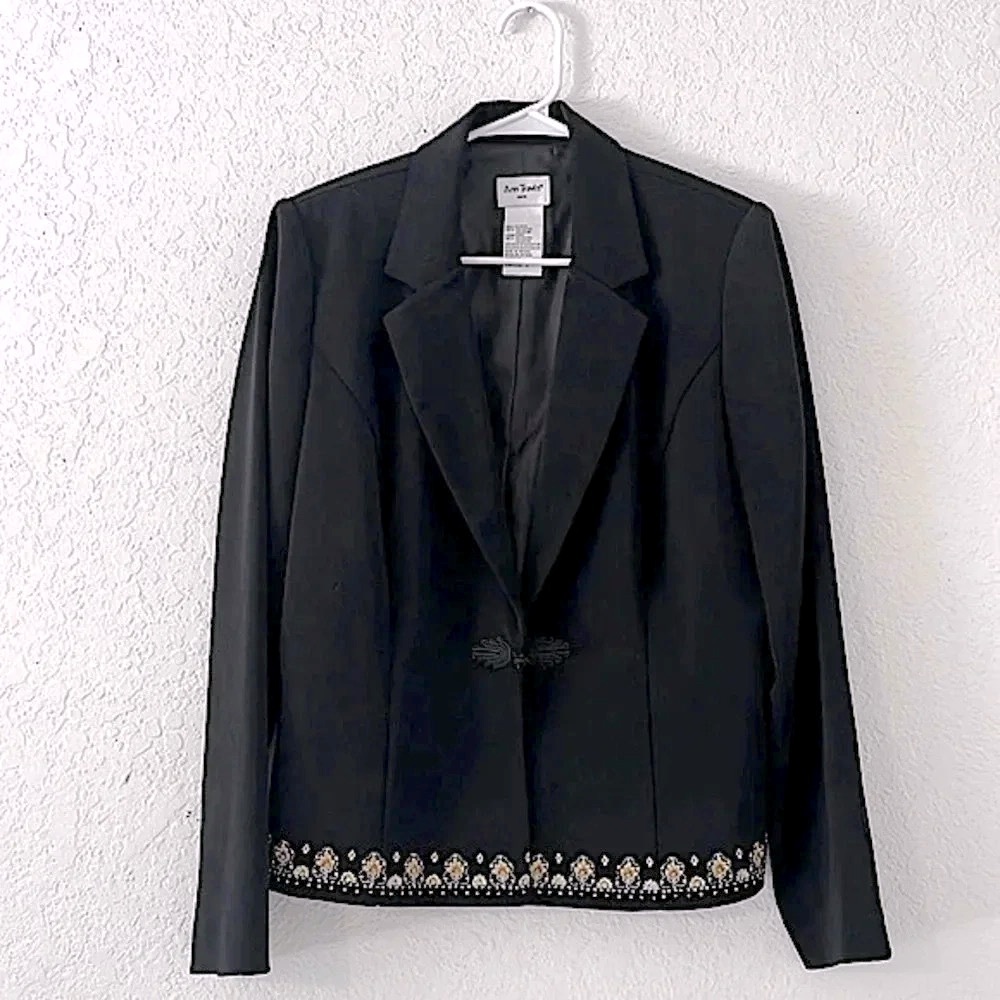 Vintage blazer Ann Travis black embroidered size 10 loop knot fall blazer jacket